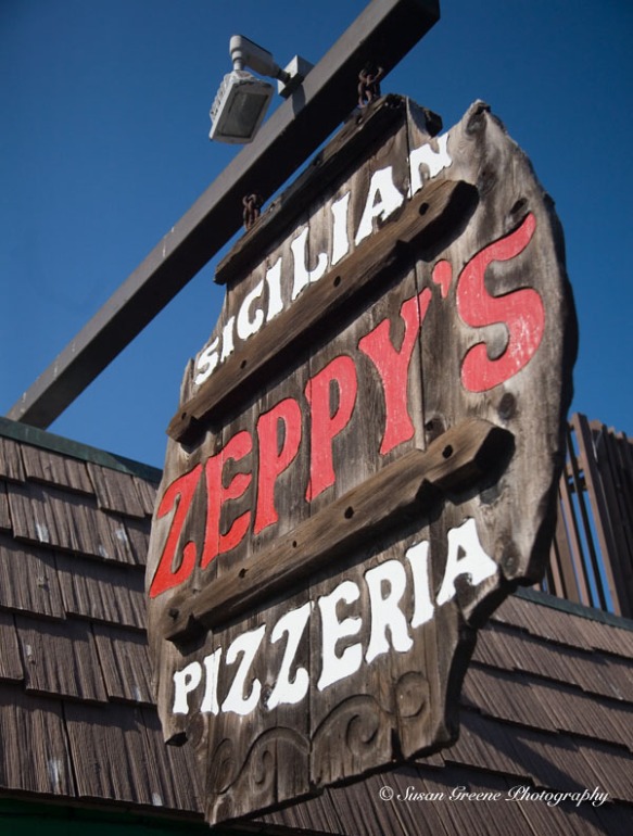 Zeppy's pizzeria sign