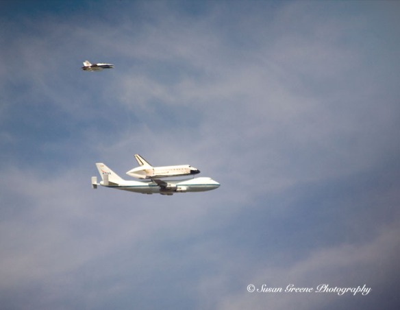 space shuttle and 747 in flight